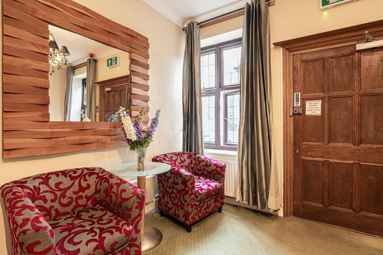 Barrington Lodge Crawley  Eksteriør billede